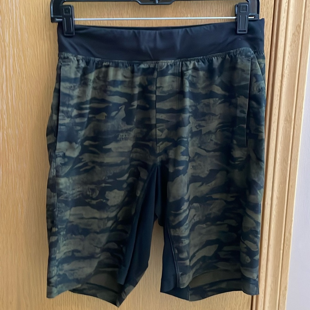 Men’s Lululemon athletic shorts